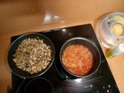 Peix amb els moixerons per farcir i sofregit cuinant-se